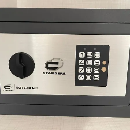 Lux Life דירה נאזרה